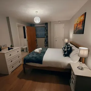 2br Cosy Centre Apartment
