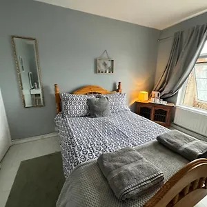  Privatunterkunft House Near To Castlecourt Shopping
